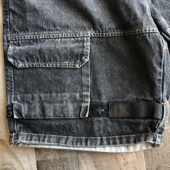 Girbaud black denim cargo shorts - Picture 4 of 14